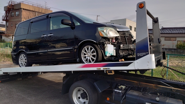 レンタカー事故でぶつけられた時の対応方法！通常の場合と何が違う？