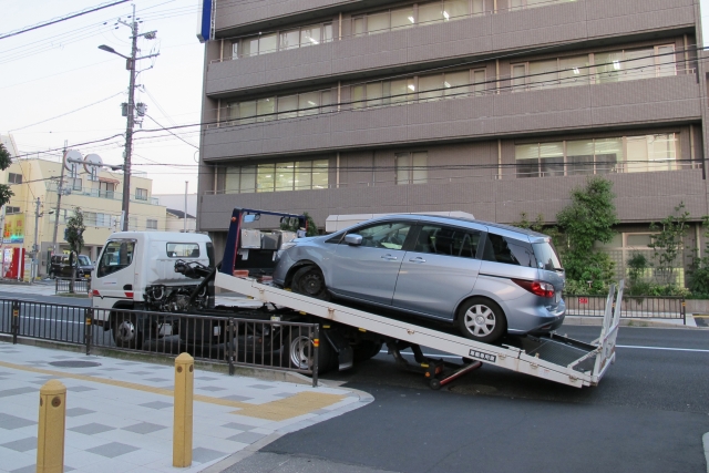 レンタカー故障時のレッカー費用は誰が支払う？