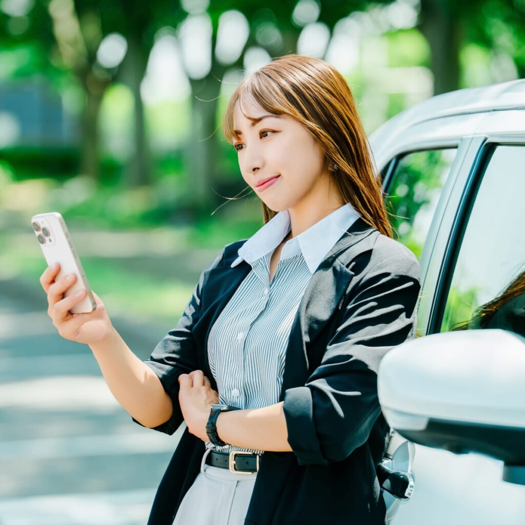 名古屋出張でレンタカーを利用する女性